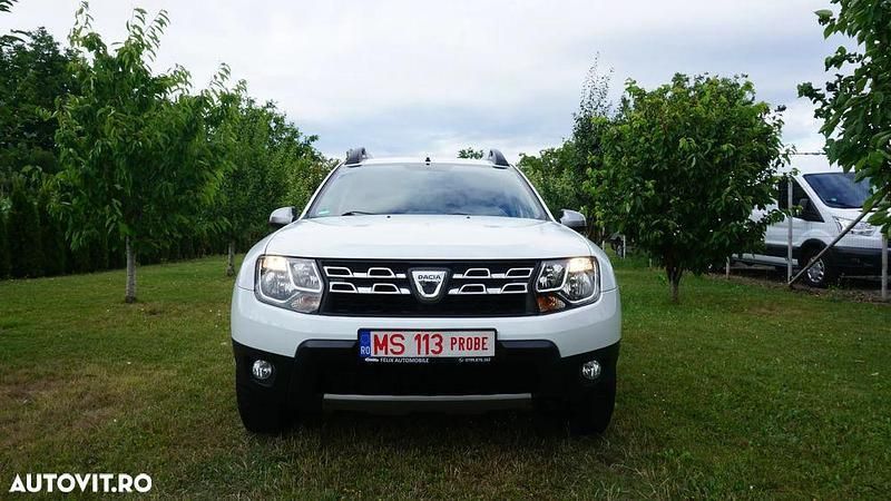 Alb Utilizat 2016 Dacia Duster Prestige SUV | 8.490 EUR (Preț OK) - Imagine 1/4