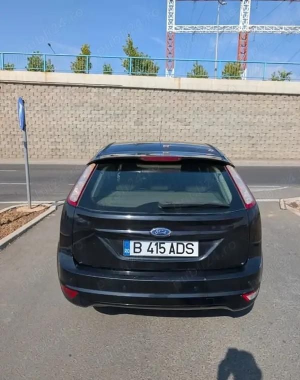 Second-hand 2010 Ford Focus Titanium Hatchback | 2.300 EUR (Preț bun) - Imagine 1/4