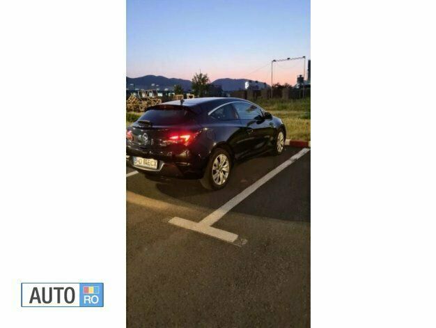 Negru Utilizat 2013 Opel Astra Hatchback | 8.400 EUR (Scump) - Imagine 1/4