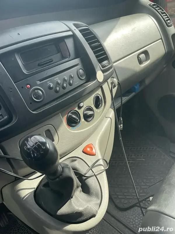 Second-hand Renault Trafic 100 CP (73 kW) 2004 Monovolum