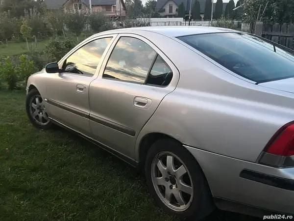 Second-hand Volvo S60 163 CP (119 kW) 2004 Berlinǎ