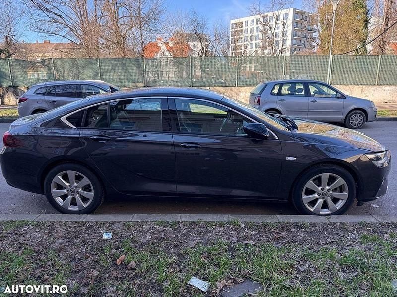 Second-hand Opel Insignia Elegance 174 CP (127 kW) 2021 Culoarenegru Berlinǎ