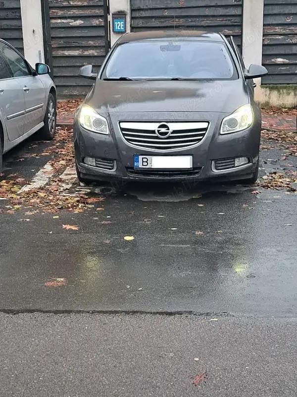 Second-hand Opel Insignia 140 CP (102 kW) 2011 Berlinǎ