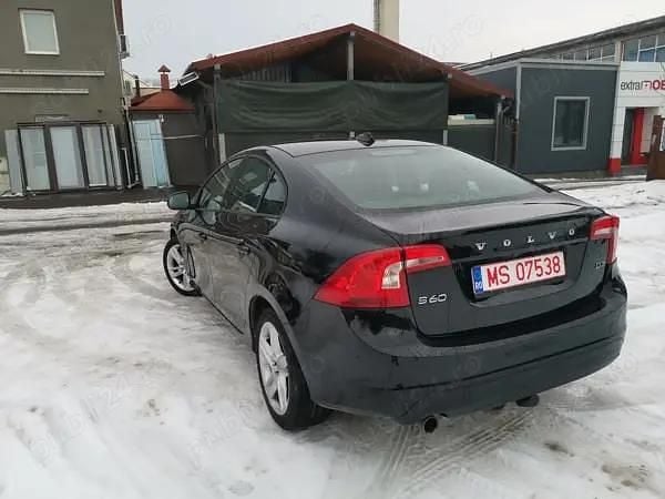 Second-hand Volvo S60 136 CP (100 kW) 2014 Negru Berlinǎ