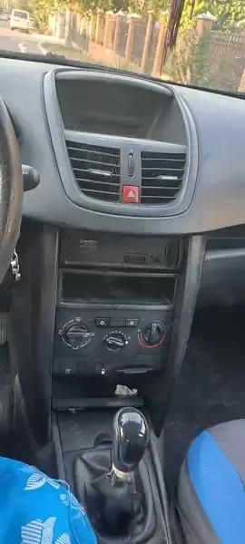 Utilizat 2008 Peugeot 207 Berlinǎ | 2.000 EUR (Preț OK) - Imagine 1/4