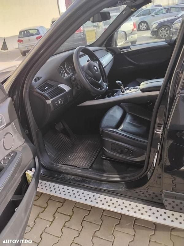 Second-hand BMW X5 306 CP (225 kW) 2012 Culoarenegru SUV