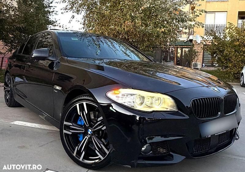 Culoarenegru Utilizat 2012 BMW 530 Berlinǎ | 9.900 EUR (Preț bun) - Imagine 1/4