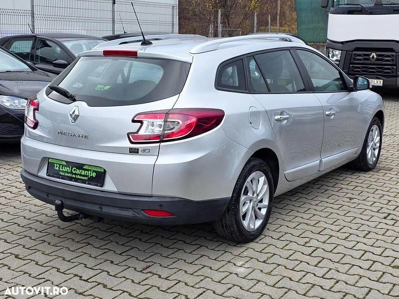 Second-hand Renault Mégane GrandTour Initiale Paris 110 CP (80 kW) 2014 Culoareargint Break