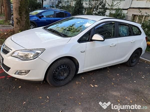 Utilizat 2012 Opel Astra Sport Break | 3.800 EUR - Imagine 1/4