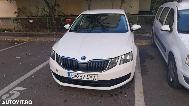 Culoarealb Utilizat 2018 Skoda Octavia Hatchback | 8.400 EUR (Preț OK) - Imagine 1/4