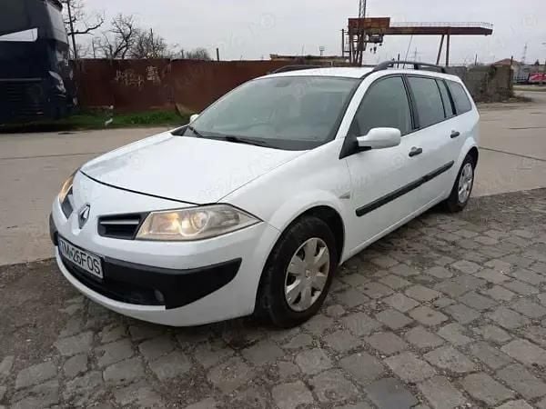 Alb Utilizat 2009 Renault Mégane GrandTour Break | 2.250 EUR (Preț bun) - Imagine 1/4
