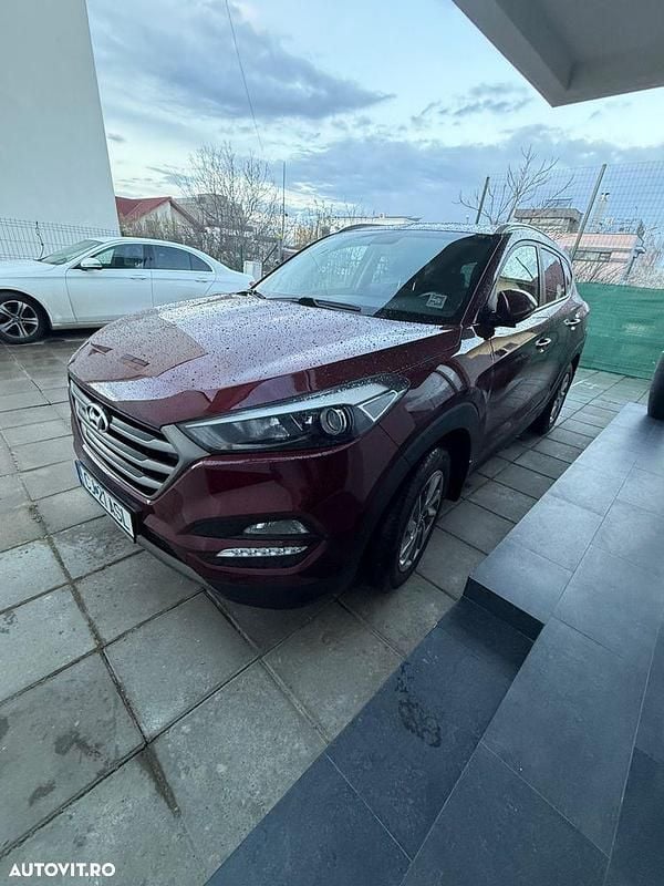 Culoarerosu Utilizat 2016 Hyundai Tucson Style SUV | 15.500 EUR (Preț OK) - Imagine 1/4
