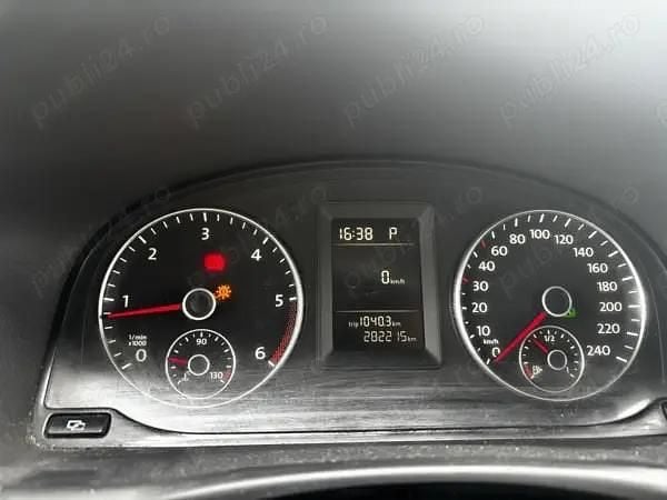 Utilizat 2013 VW Touran Monovolum | 4.500 EUR (Preț bun) - Imagine 1/4