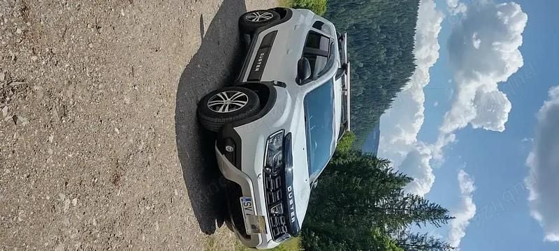 Alb Utilizat 2018 Dacia Duster SUV | 14.999 EUR (Scump) - Imagine 1/4