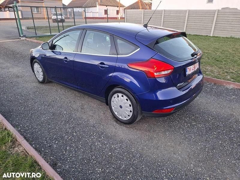 Second-hand Ford Focus Titanium 105 CP (77 kW) 2016 Albastru Hatchback