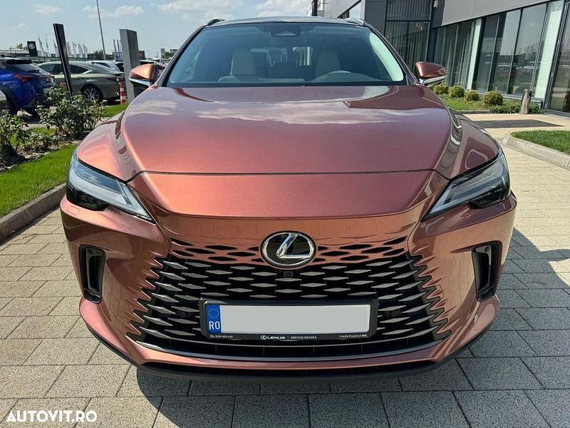 Second-hand Lexus RX350h E-FOUR 250 CP (183 kW) 2023 Culoaremaro Berlinǎ