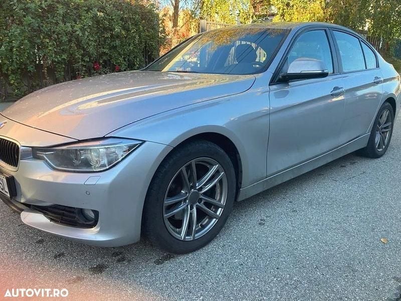 Second-hand BMW 320 Comfort Edition 184 CP (135 kW) 2012 Culoareargint Berlinǎ