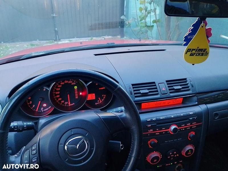 Culoarerosu Utilizat 2005 Mazda 3 Active Hatchback | 3.500 EUR (Scump) - Imagine 1/4