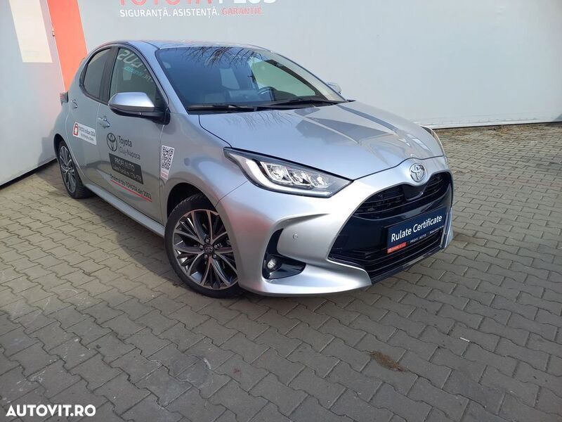 Gri Utilizat 2024 Toyota Yaris Hybrid | 25.600 EUR - Imagine 1/4