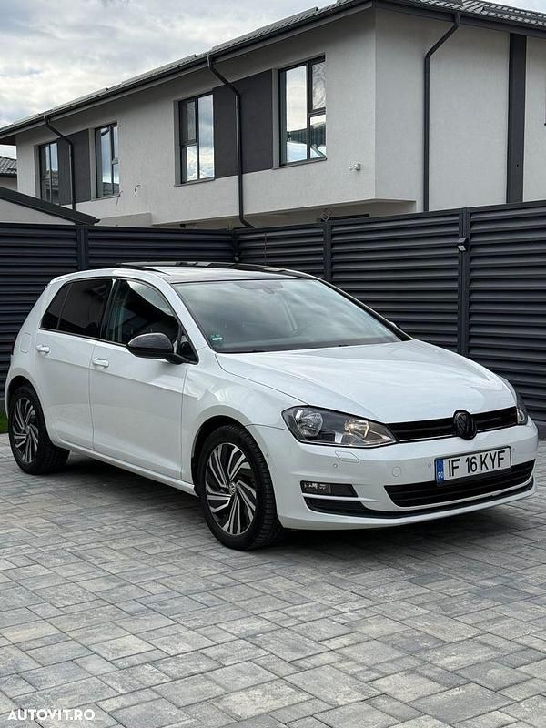 Culoarealb Utilizat 2014 VW Golf VII Comfortline Hatchback | 9.400 EUR (Preț OK) - Imagine 1/4