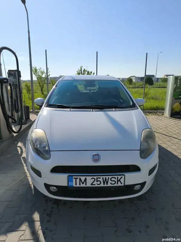 Utilizat 2012 Fiat Punto Hatchback | 1.800 EUR - Imagine 1/4