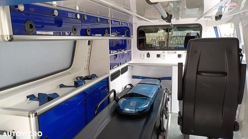 Second-hand Opel Vivaro 180 CP (132 kW) 2023 Culoarealb Monovolum