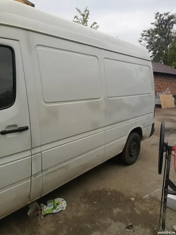 Second-hand Mercedes Sprinter 135 CP (99 kW) 2004 Van