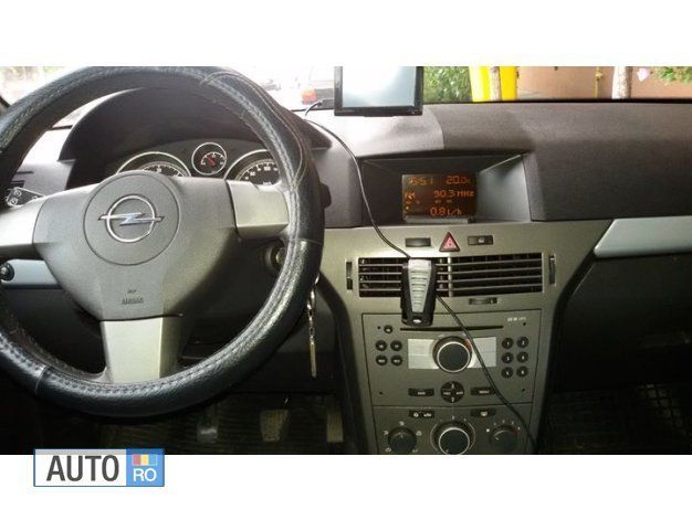 Second-hand Opel Astra 110 CP (80 kW) 2005 Albastru Break