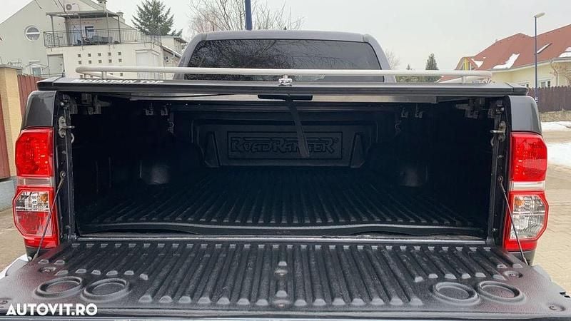Second-hand Toyota HiLux 171 CP (125 kW) 2015 Culoaregri Pickup