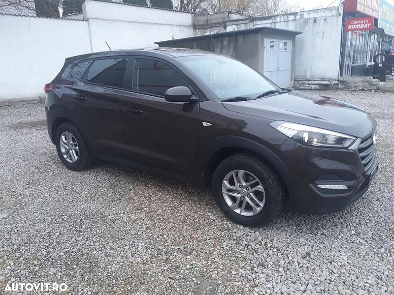 Second-hand Hyundai Tucson Style 132 CP (97 kW) 2017 Culoaremaro SUV