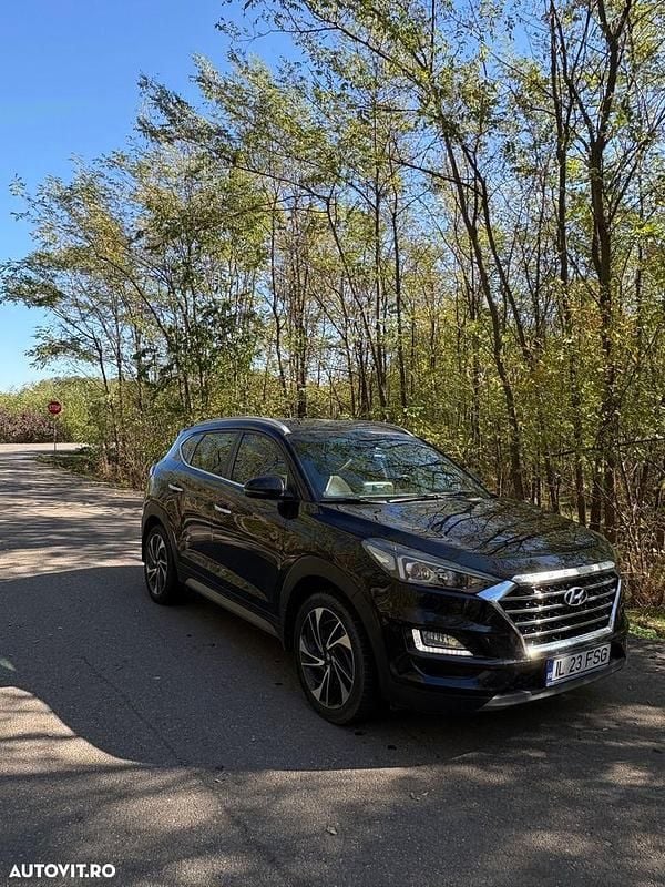 Culoarenegru Utilizat 2019 Hyundai Tucson Premium SUV | 18.900 EUR (Preț OK) - Imagine 1/4