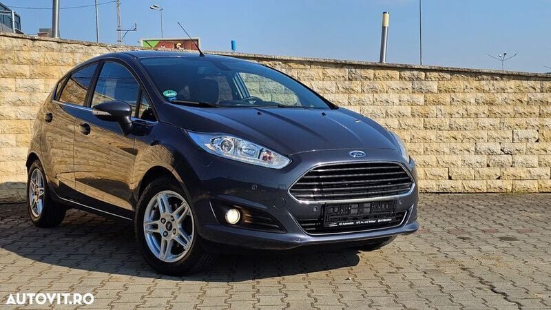 Gri Utilizat 2014 Ford Fiesta Titanium Hatchback | 4.690 EUR (Preț OK) - Imagine 1/4