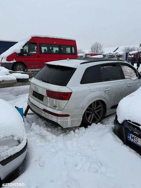 Second-hand Audi Q7 272 CP (200 kW) 2016 Culoarealb SUV