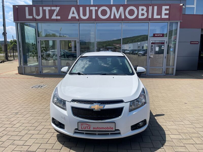 Second-hand Chevrolet Cruze LT 163 CP (119 kW) 2011 Alb alb,