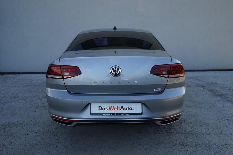 Second-hand VW Passat Highline 150 CP (110 kW) 2020 Gri mediu  normal Berlinǎ