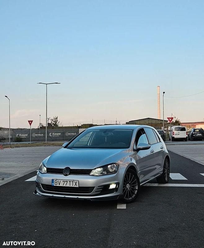 Culoaregri Utilizat 2015 VW Golf VII Comfortline Hatchback | 8.350 EUR (Preț OK) - Imagine 1/4