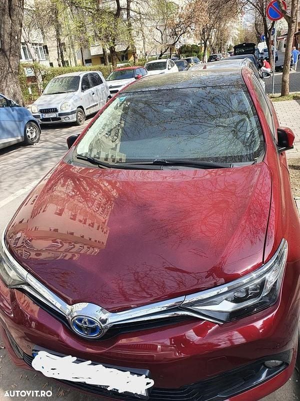 Rosu Utilizat 2018 Toyota Auris Hybrid Sol Hatchback | 12.000 EUR (Super Preț) - Imagine 1/4