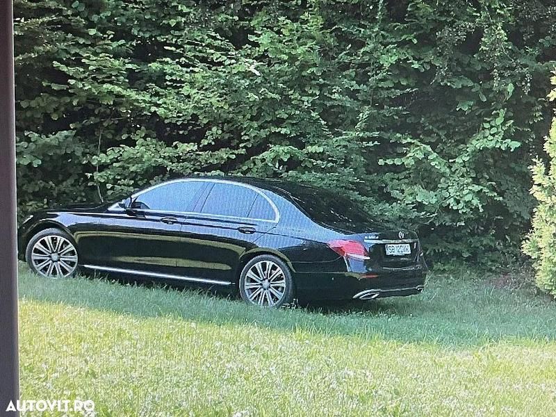 Culoarenegru Utilizat 2016 Mercedes E350 Avantgarde Berlinǎ | 31.800 EUR - Imagine 1/4