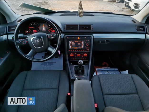 Argintiu Utilizat 2006 Audi A4 Sport Berlinǎ | 3.999 EUR (Preț OK) - Imagine 1/4