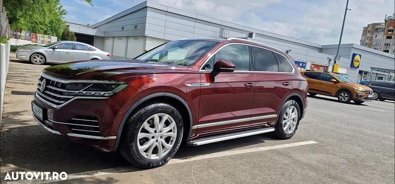 Rosu Utilizat 2019 VW Touareg Atmosphere SUV | 42.000 EUR (Scump) - Imagine 1/4