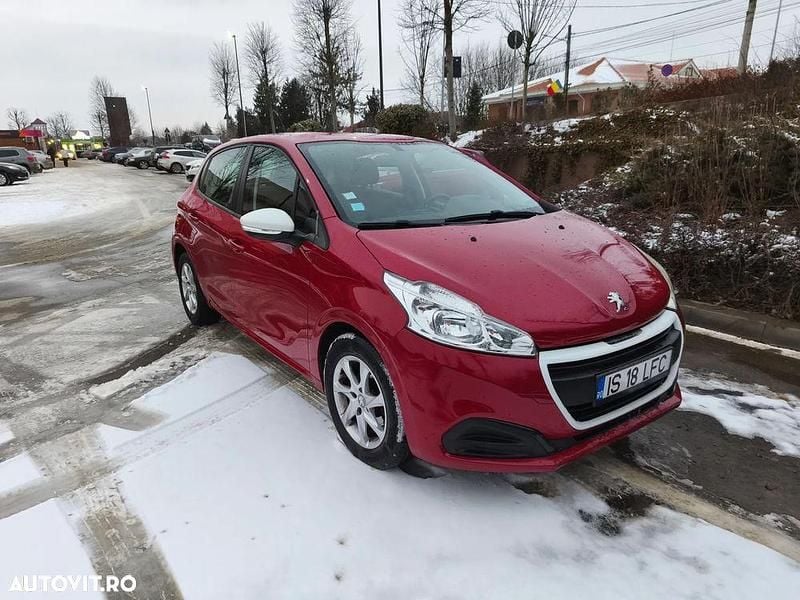 Second-hand Peugeot 208 68 CP (50 kW) 2016 Culoarerosu Hatchback