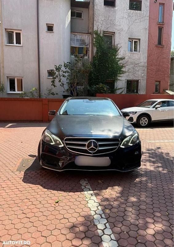 Culoarealbastru Utilizat 2015 Mercedes E350 Berlinǎ | 14.500 EUR (Preț bun) - Imagine 1/4