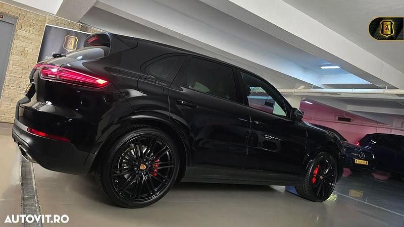 Second-hand Porsche Cayenne 340 CP (250 kW) 2019 Culoarenegru SUV