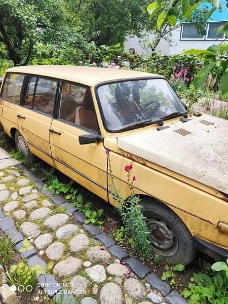 Utilizat 1985 Wartburg 353 Break | 600 EUR - Imagine 1/2