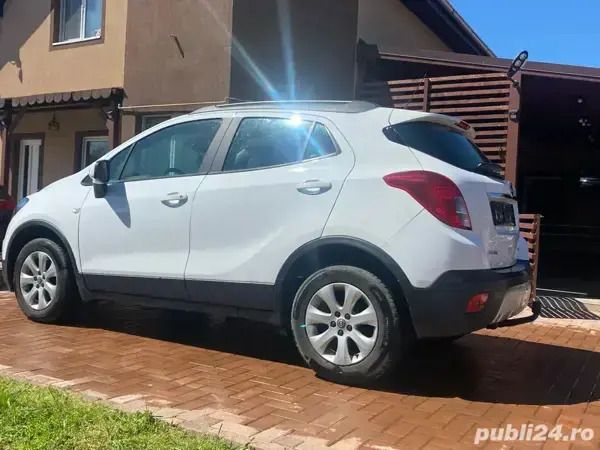 Alb Utilizat 2015 Opel Mokka Eco SUV | 7.700 EUR (Preț bun) - Imagine 1/4