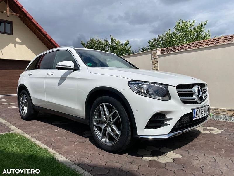 Alb Utilizat 2017 Mercedes GLC220 AMG line SUV | 23.800 EUR (Preț OK) - Imagine 1/4