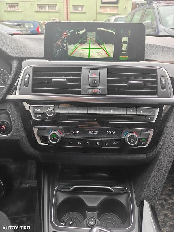 Second-hand BMW 330e Advantage 251 CP (184 kW) 2016 Culoarenegru Berlinǎ