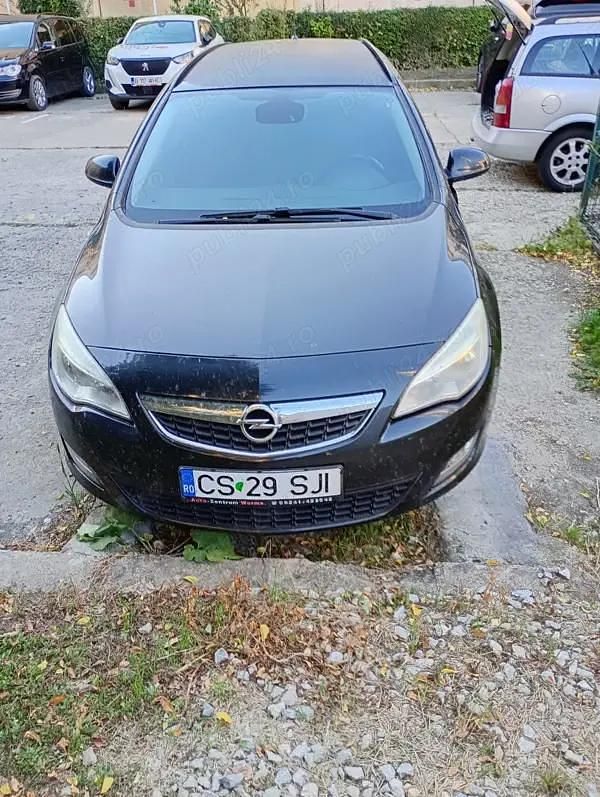 Second-hand Opel Astra Sport 150 CP (110 kW) 2012 Negru Hatchback