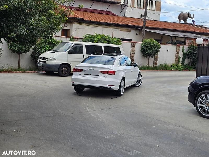 Second-hand Audi A3 Comfort 190 CP (139 kW) 2018 Culoarealb Berlinǎ