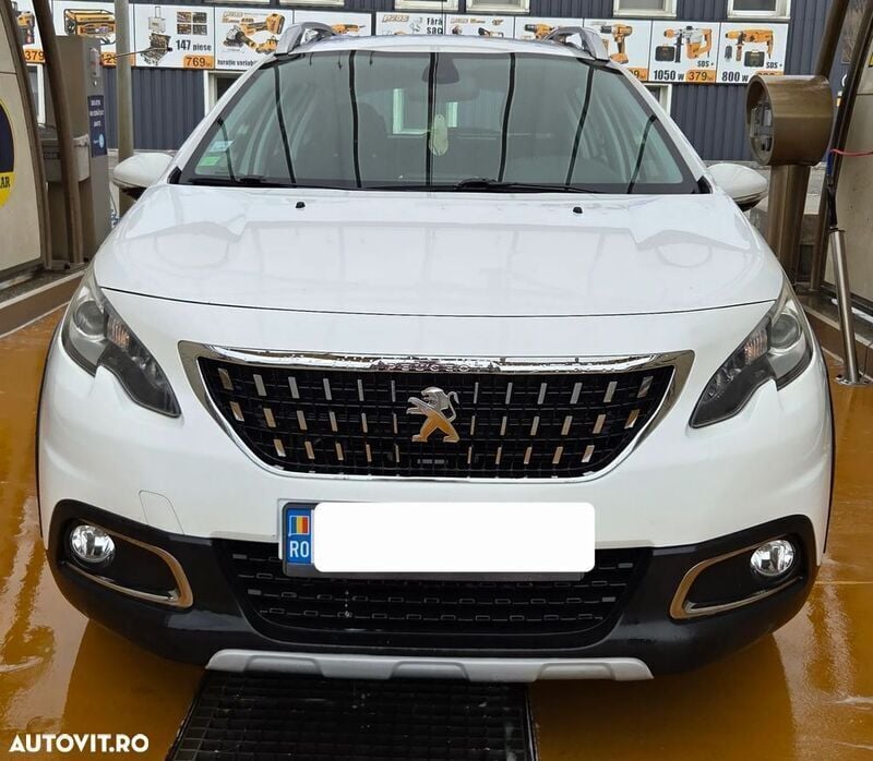 Alb Utilizat 2017 Peugeot 2008 Allure SUV | 8.500 EUR (Puțin scump) - Imagine 1/4
